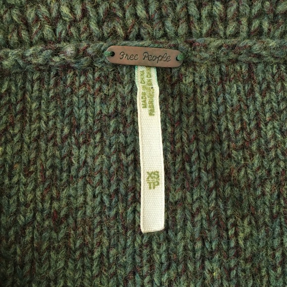FP// vintage wool crop cardigan wood buttons XS - Picture 7 of 8